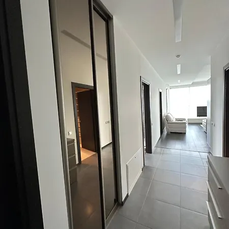 Apartment Skyview 19 *