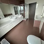 Skyview 19 *